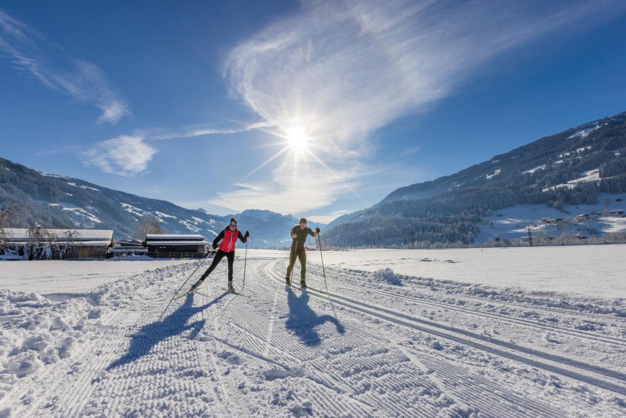 Zillertal Suites Fuegen By Alps Resorts Exterior photo