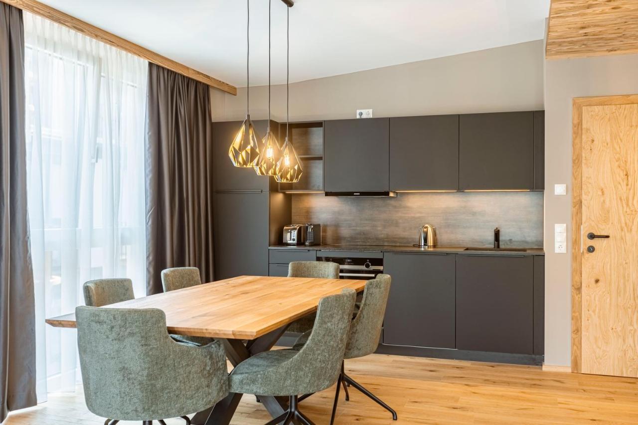 Zillertal Suites Fuegen By Alps Resorts Exterior photo