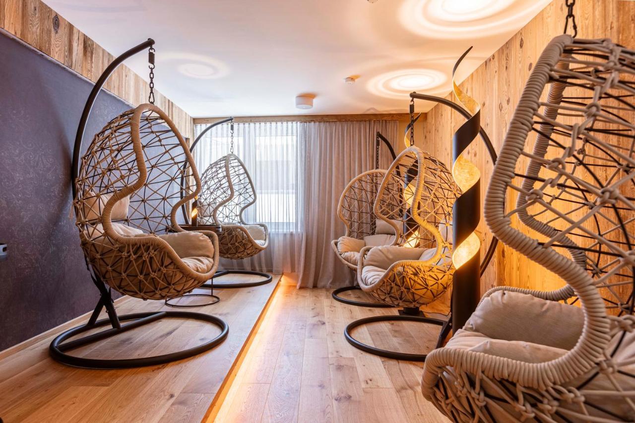 Zillertal Suites Fuegen By Alps Resorts Exterior photo