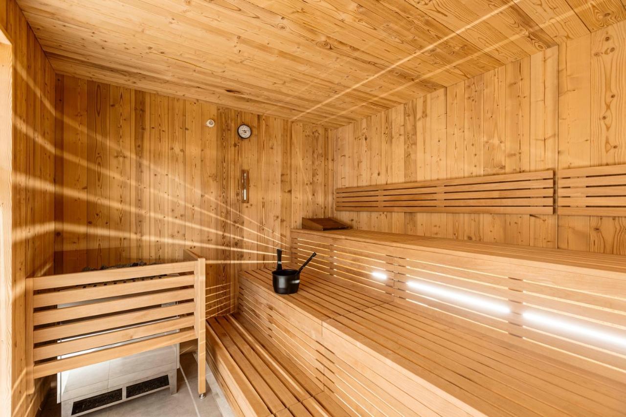 Zillertal Suites Fuegen By Alps Resorts Exterior photo