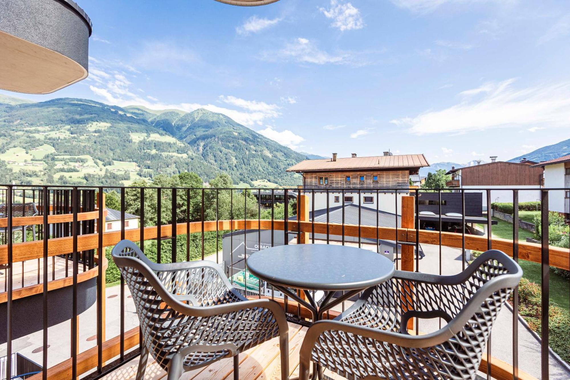 Zillertal Suites Fuegen By Alps Resorts Exterior photo